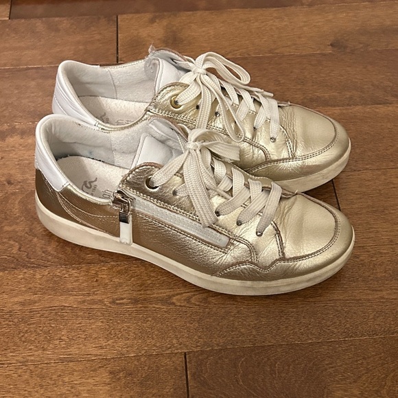 HOST PICK! 🎉Ara Gold High Soft Women's Side Zip Sneakers, size 7 - Picture 3 of 6